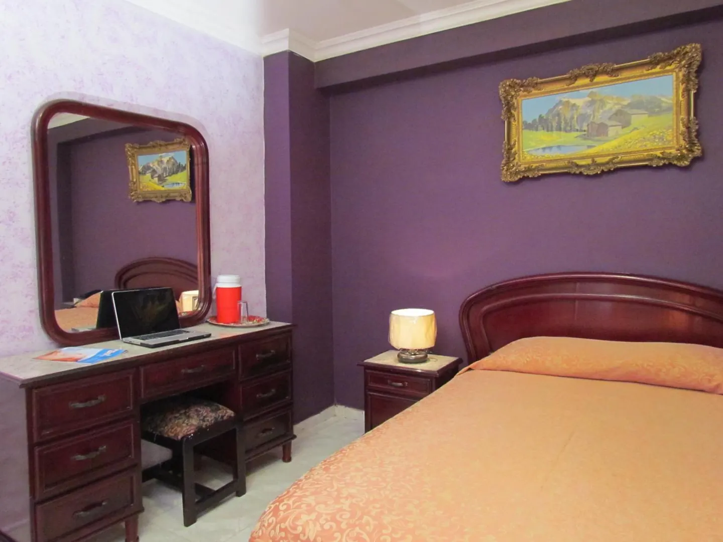 Habitación Triple del Hotel Lisboa — Tres camas, espacio extra y precio por persona muy ajustado. Ideal para familias o grupos pequeños.